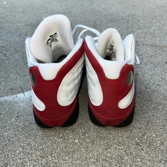 Air Jordan 12 - Picture 3 of 6